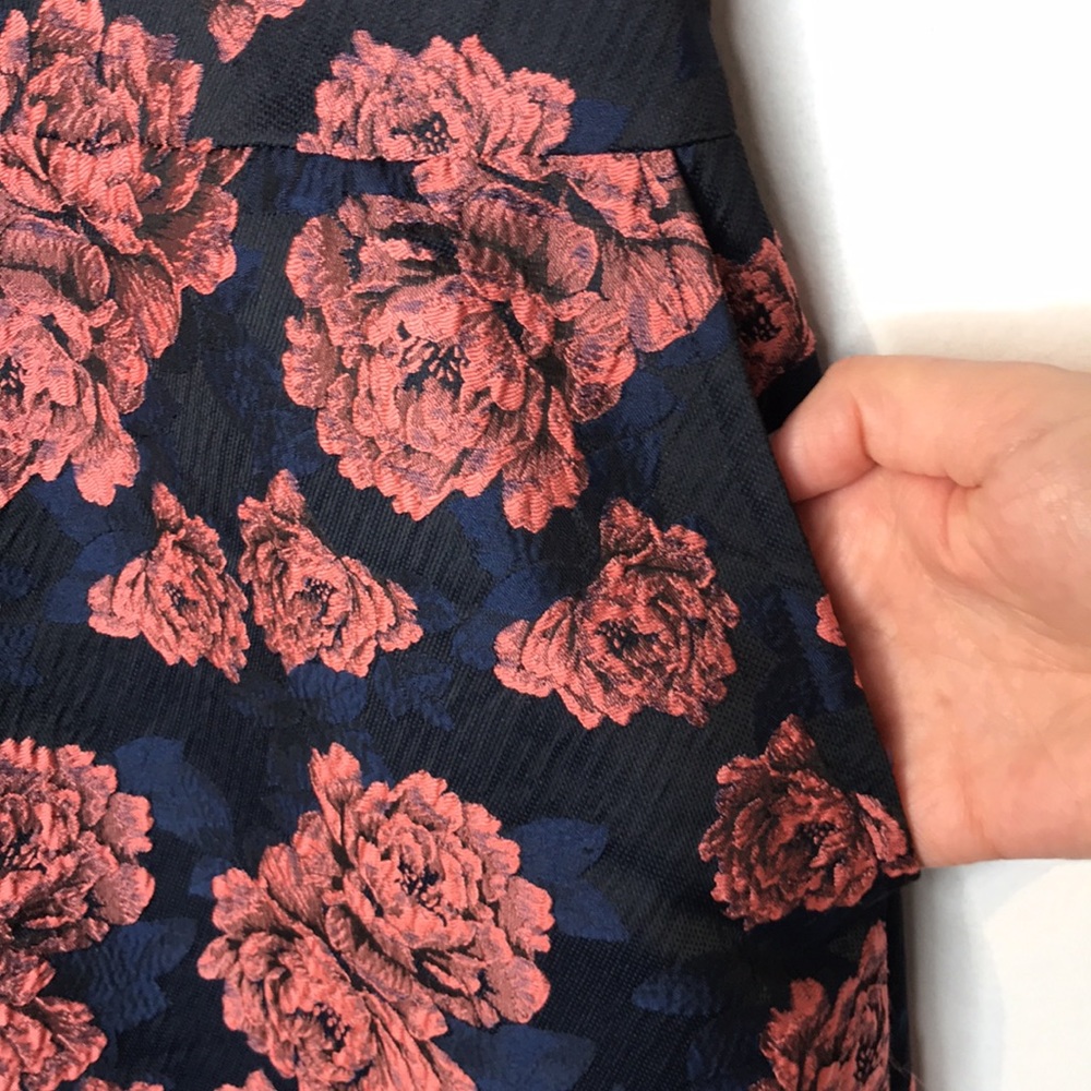 Frank & Oak floral brocade jacquard pinafore dress - Picture 5 of 12